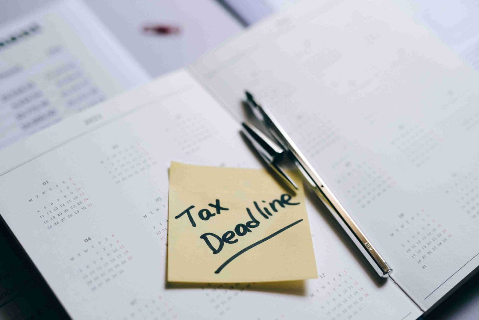 An image illustrating Small Business Tax Deadlines 2025