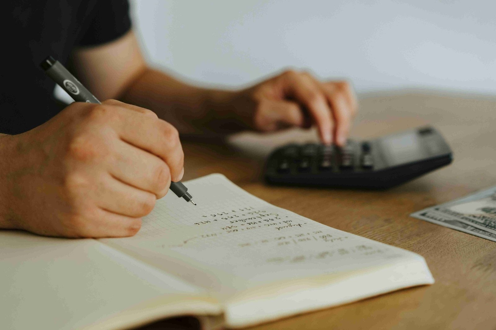 An image illustrating How to Keep Accurate Business Expense Records
