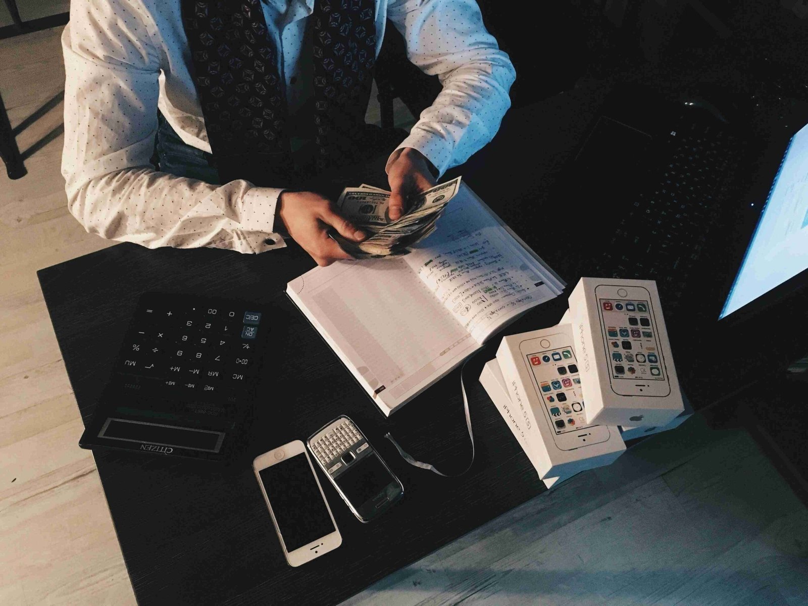 An image illustrating How to Create and Stick to a Small Business Budget