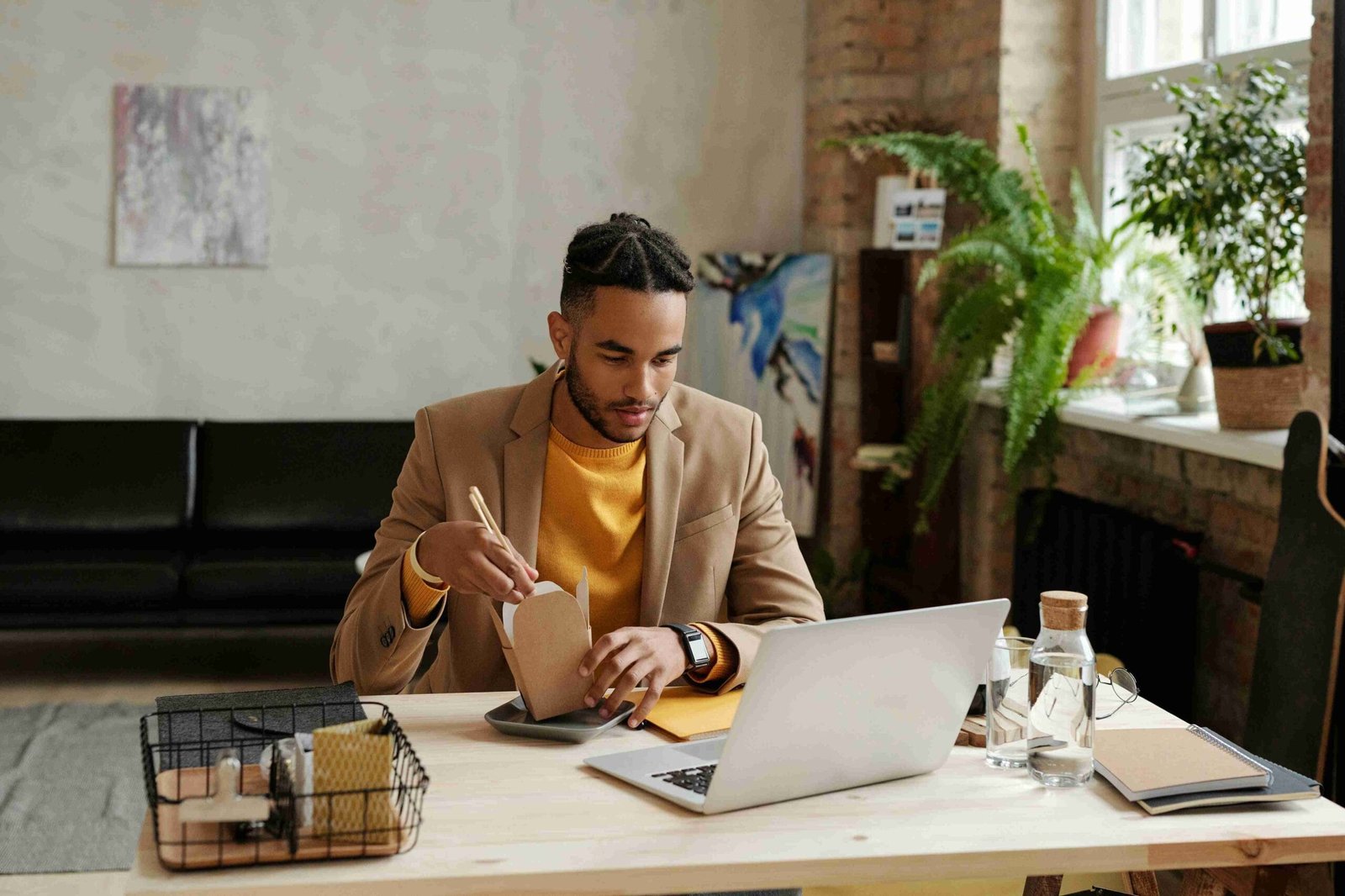 An image illustrating Deducting Business Meals and Entertainment: Tips for Small Business Owners