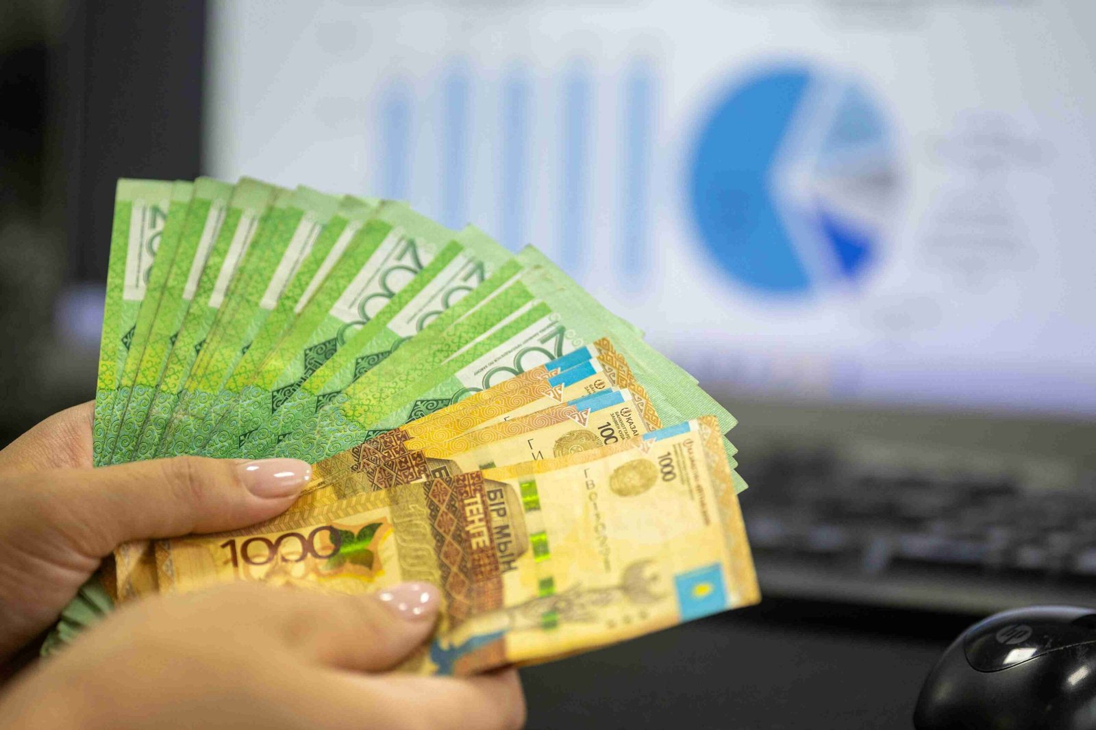 An image illustrating How QuickBooks Manages Small Business Accounting