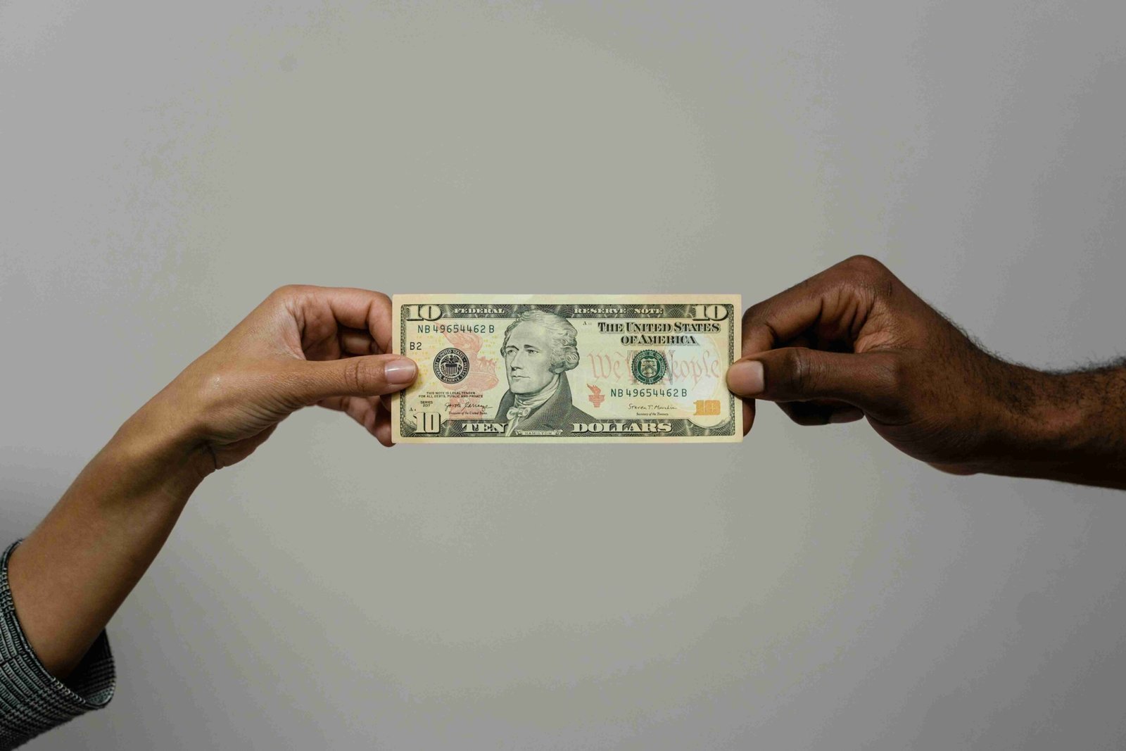 An image illustrating Common Payroll Mistakes Small Businesses Make (And Fixes)