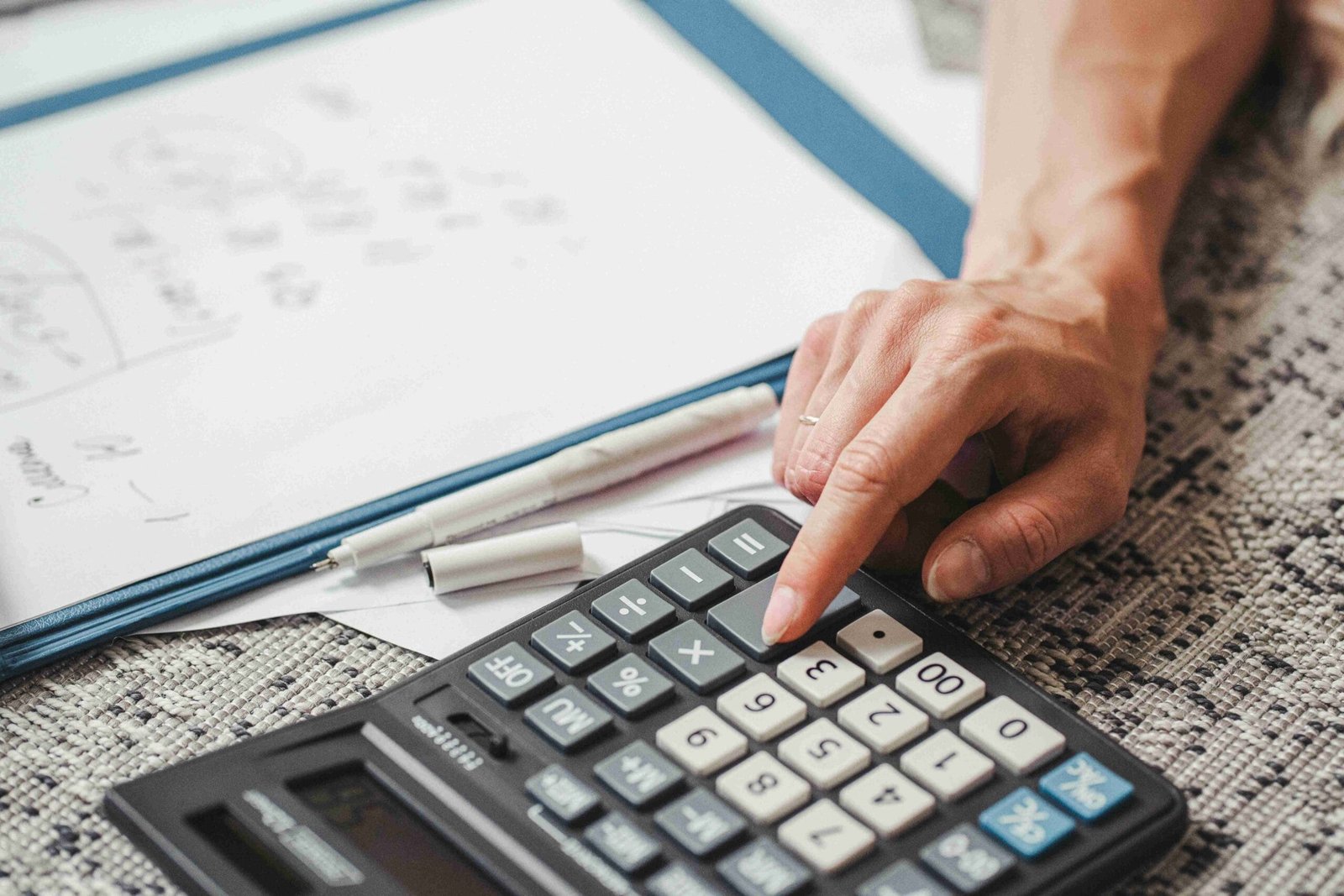 An image illustrating How New Tax Laws in 2025 Impact Small Business Tax Planning