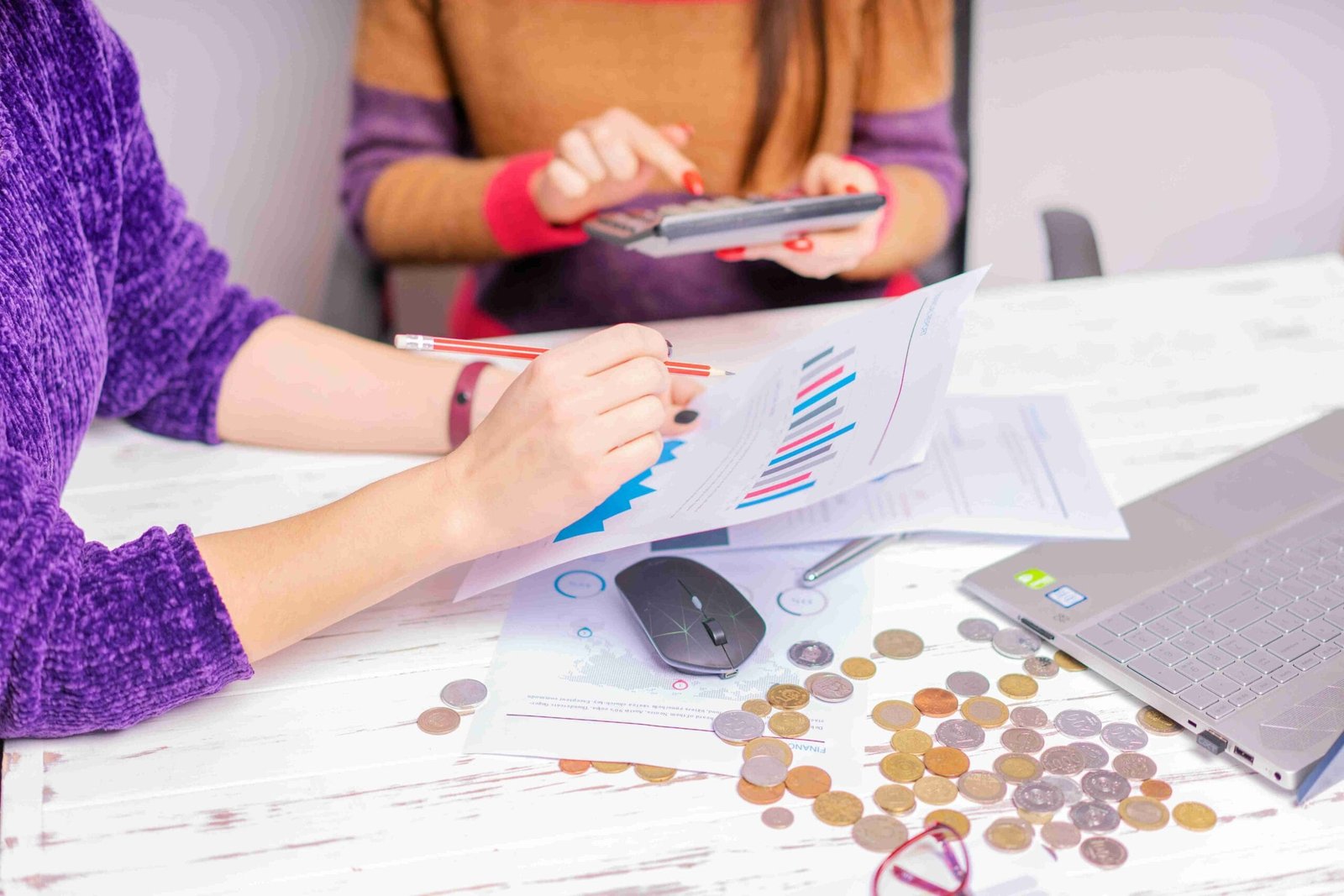 An image illustrating Using Profit Margins for Smarter Business Decisions use profit margins decisions