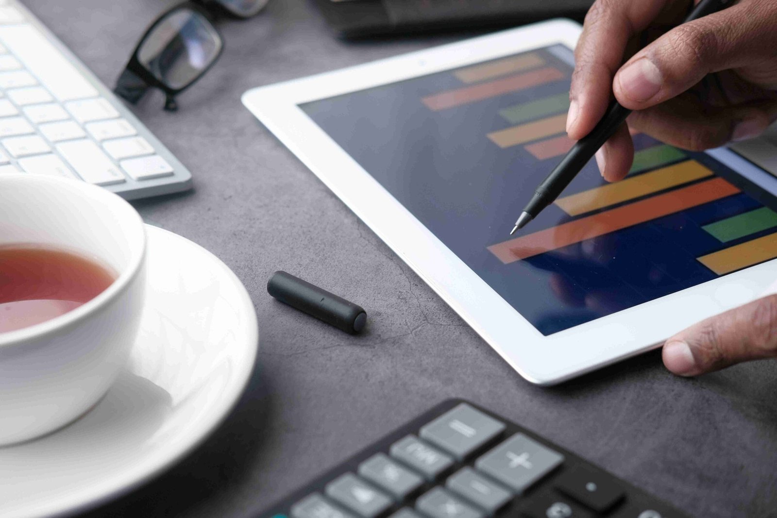 An image illustrating Accounting Software Smackdown: Find Your Perfect Fit for 2026